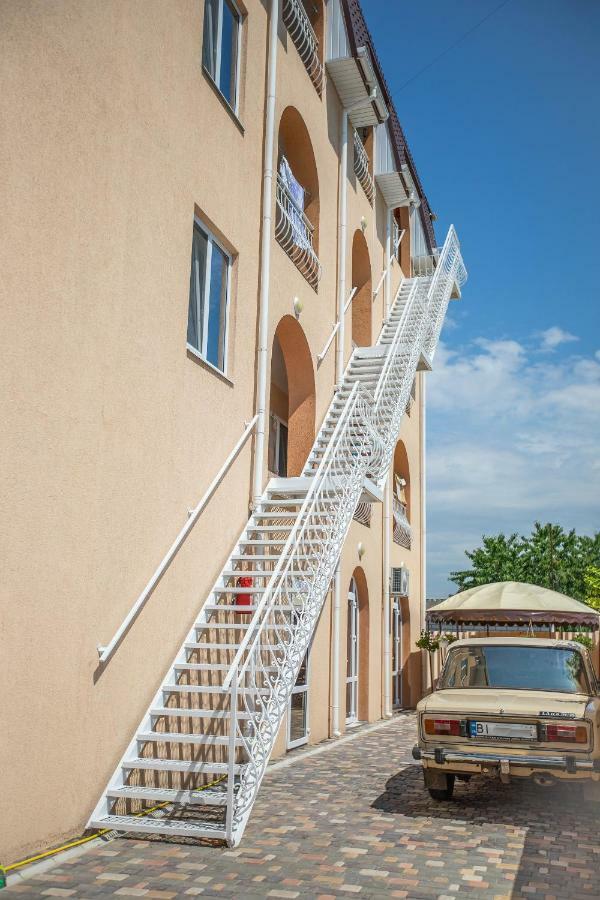 Amalia Hotel Zaliznyy Port Exterior foto